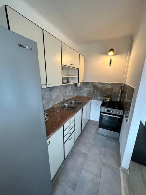 Sunny Apartment In Silesia เชลาดช์ ภายนอก รูปภาพ