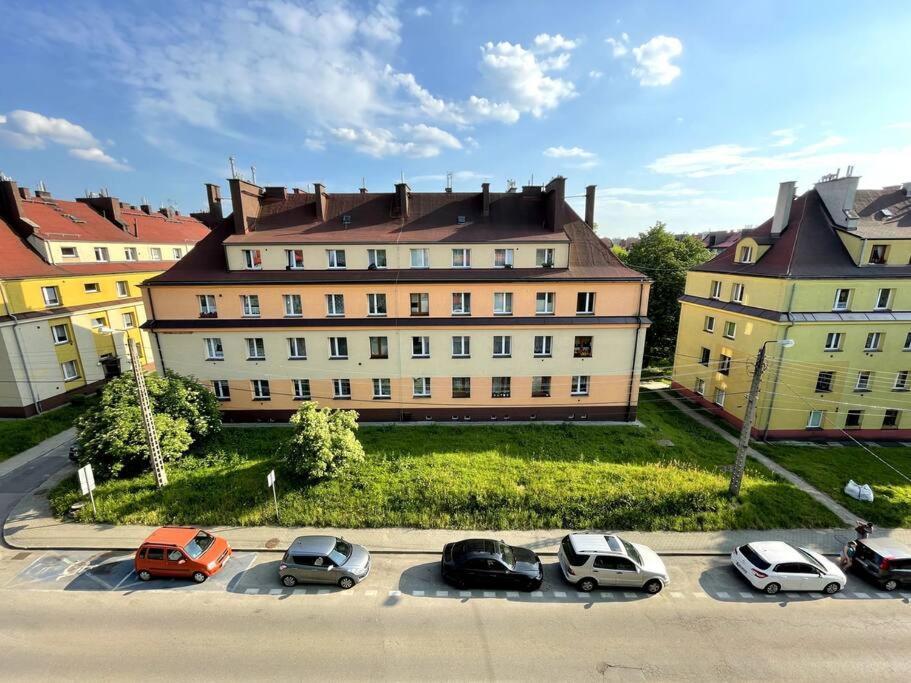 Sunny Apartment In Silesia เชลาดช์ ภายนอก รูปภาพ